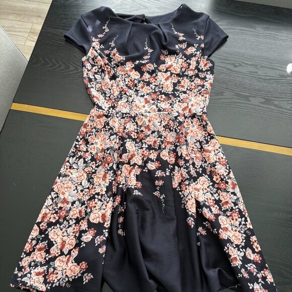 Teeze Me Fit & Flare Dress Size 3/4 Navy and Floral Print EUC - Picture 6 of 9